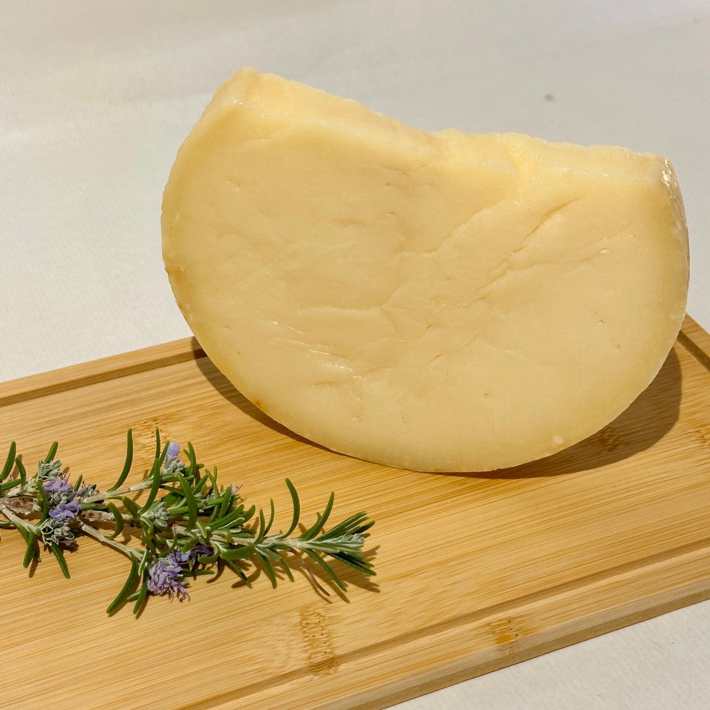 Caciocavallo calabrese stagionato